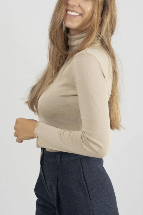 Soft beige turtleneck sweater 100% organic cotton