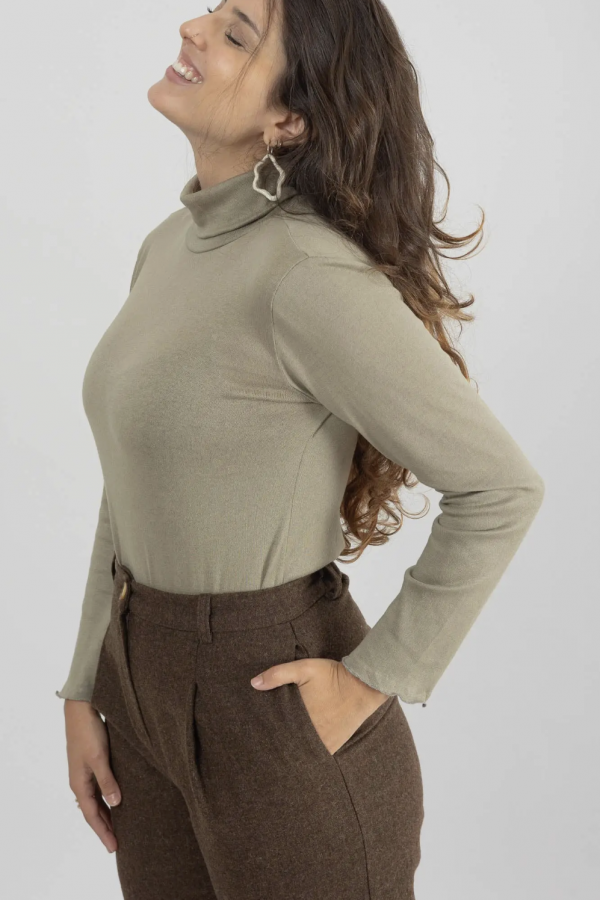 Soft green turtleneck sweater 100% organic cotton