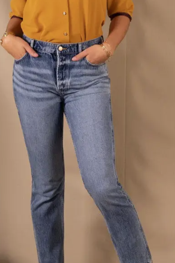 Jeans dritti da donna blu sporco 100% cotone biologico certificato OCS 100.