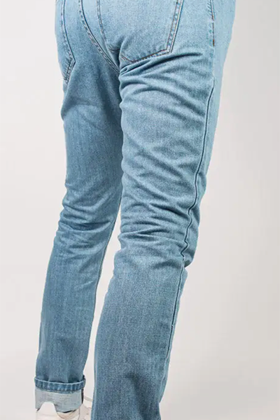 Verwaschene Jeans 100 % bio-baumwolle