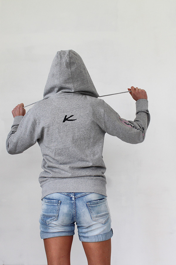 SWEAT ZIPPE GRIS 60% de coton recyclé / 40% de polyester recyclé