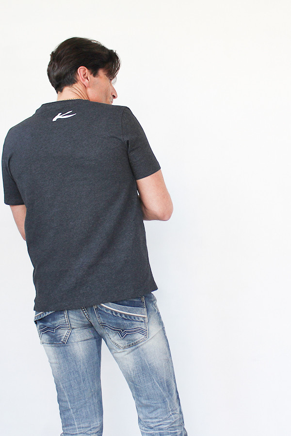 CHARCOAL T-SHIRT 60% pre-consumer recycled cotton and 40% post-consumer recycled polyester
