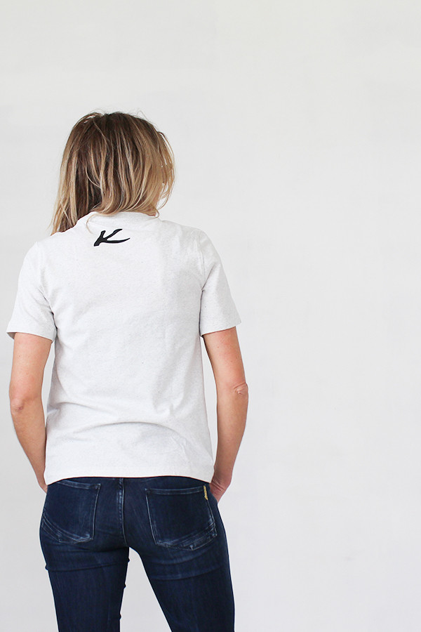 T-SHIRT CREME 60% DE COTON RECYCLÉ ET 40% DE POLYESTER RECYCLÉ