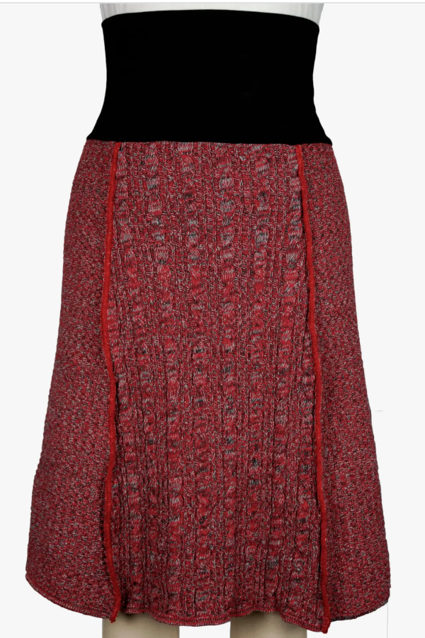 WOOL AND COTTON KNIT SKIRT. 100% RECYCLED COTTON AND RESPONSIBLE WOOL.