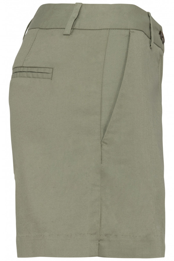 ALMOND GREEN SHORTS 98% organic cotton / 2% elastane